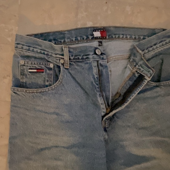 Vintage Tommy Hilfiger Jeans. Size 33/34 Pre-owned. No holes or tears anywhere. - Picture 2 of 11